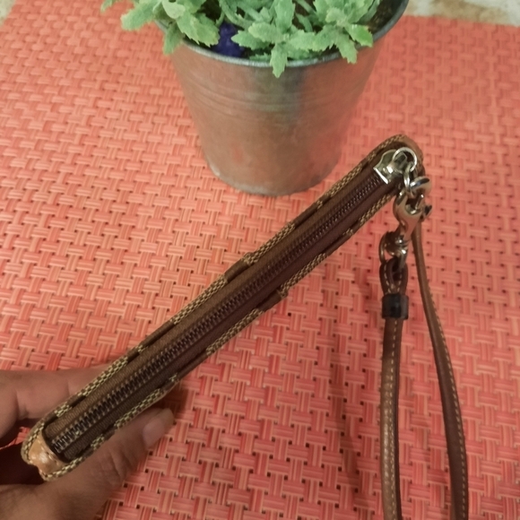 Coach Brown Jacquard Signature C Wristlet Wallet - Picture 4 of 5